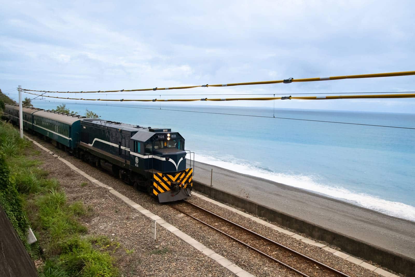 全台最美火車路線藍皮解憂號重生無敵山海景小鎮祕境一次蒐集天下雜誌