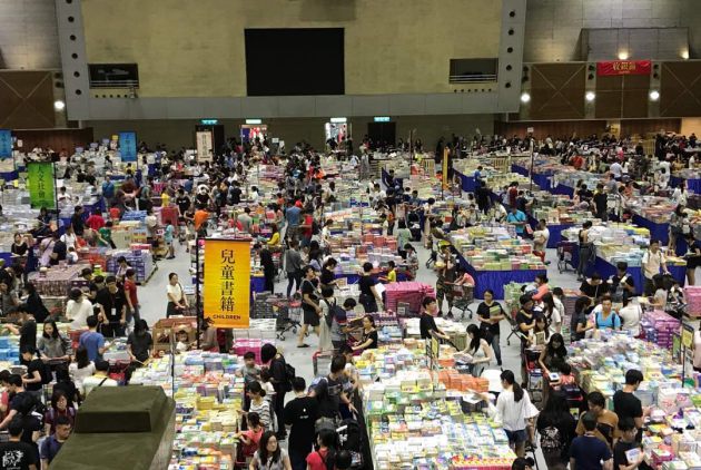 24小時賣書！驚動地方媽媽的超狂「大野狼」又來了　11天熱銷百萬本書怎麼辦到的？