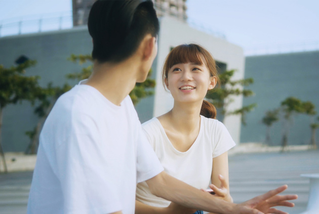 「娃娃音」很做作？　愛上一個人，你身體會產生11種變化