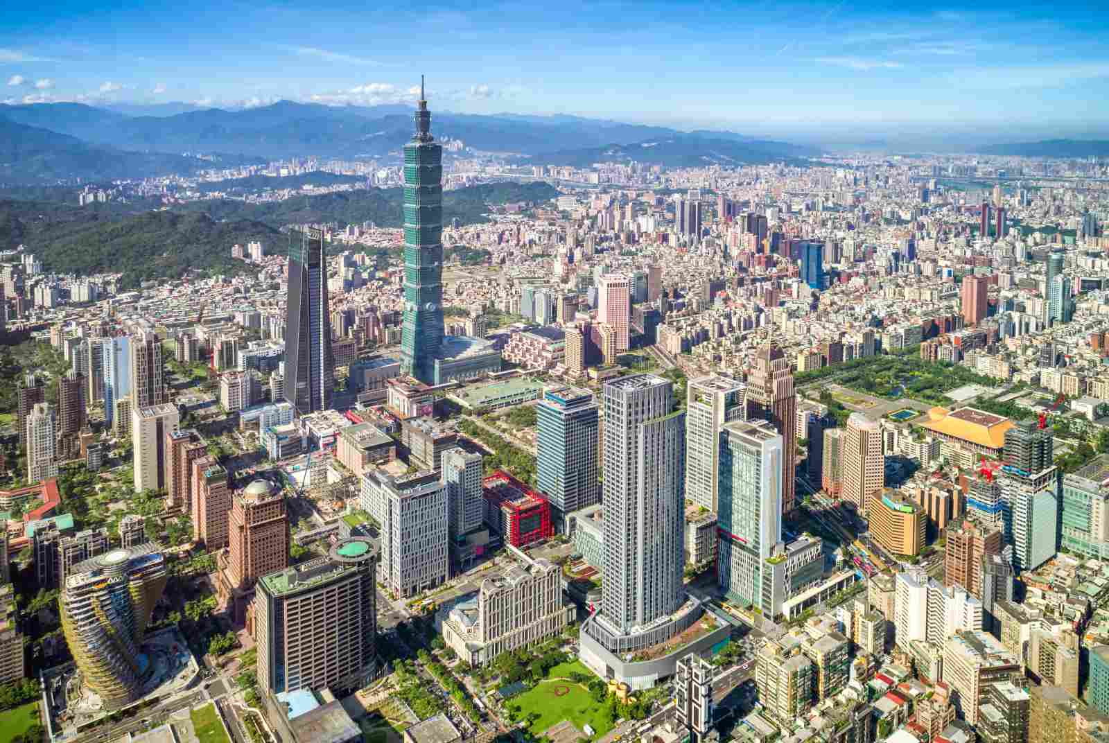 天下財經週報：幫有錢人減稅的海外資金專法上路，房價會被炒高嗎？