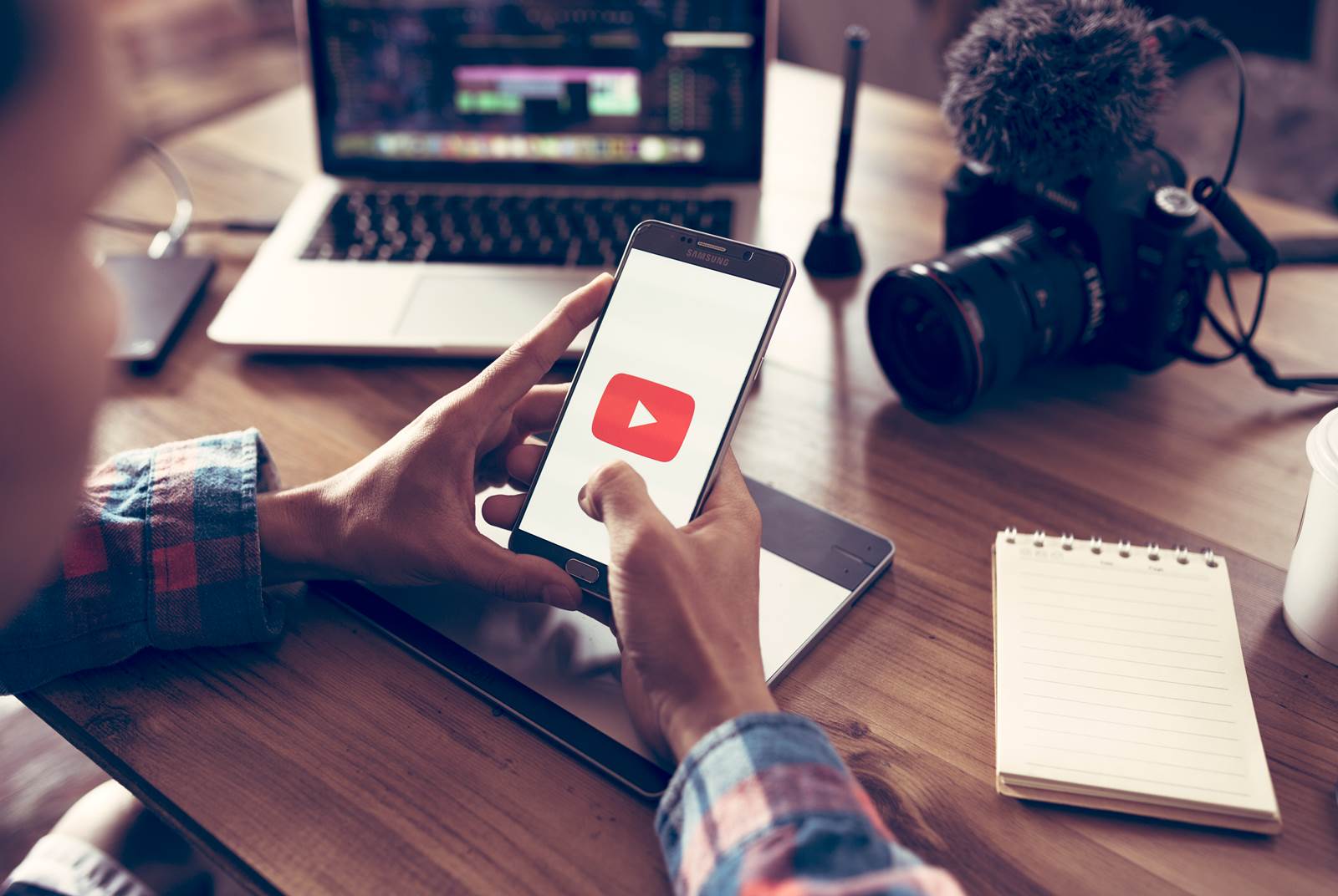 【駭！公民專欄】YouTubers為何跨國成立工會，網紅們在氣什麼？
