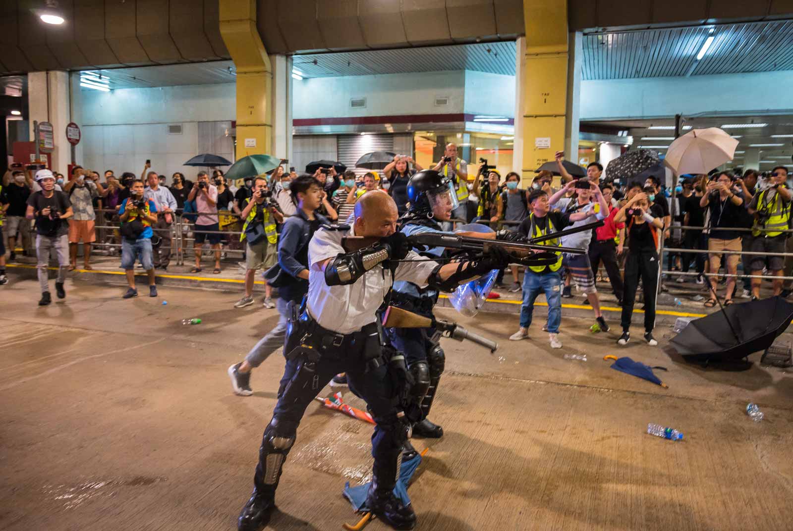 中共建政70年　港警首度實彈射傷示威者