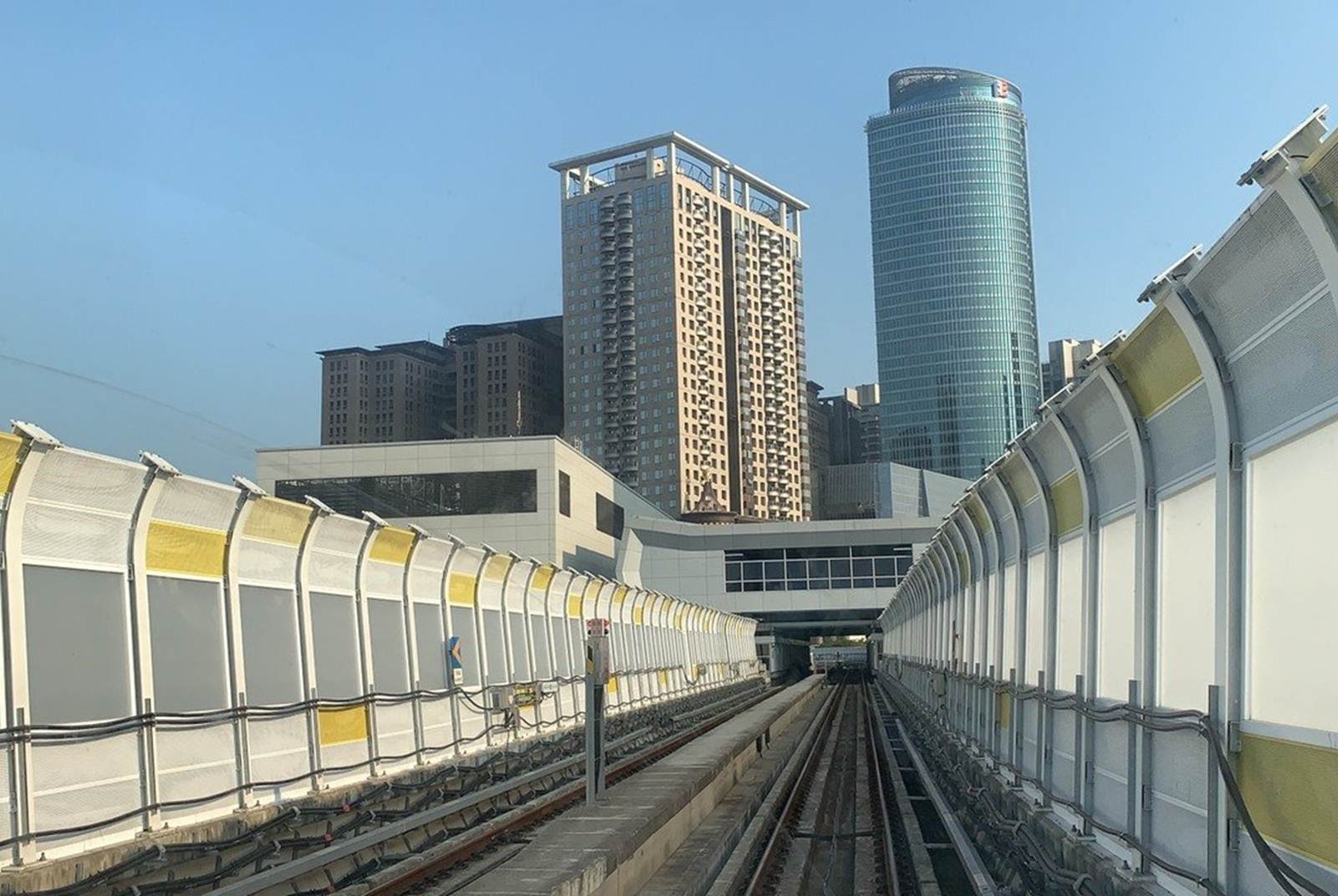 車頭景色超美！環狀線頭前庄站到景安站 比北捷省19分