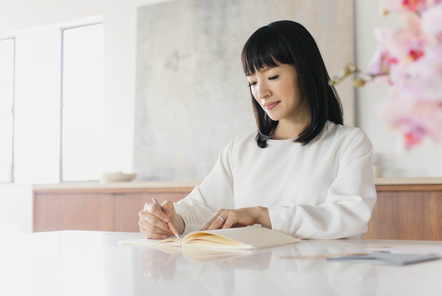 收納女王近藤麻理惠，她現在想賣你8000元的收納杯