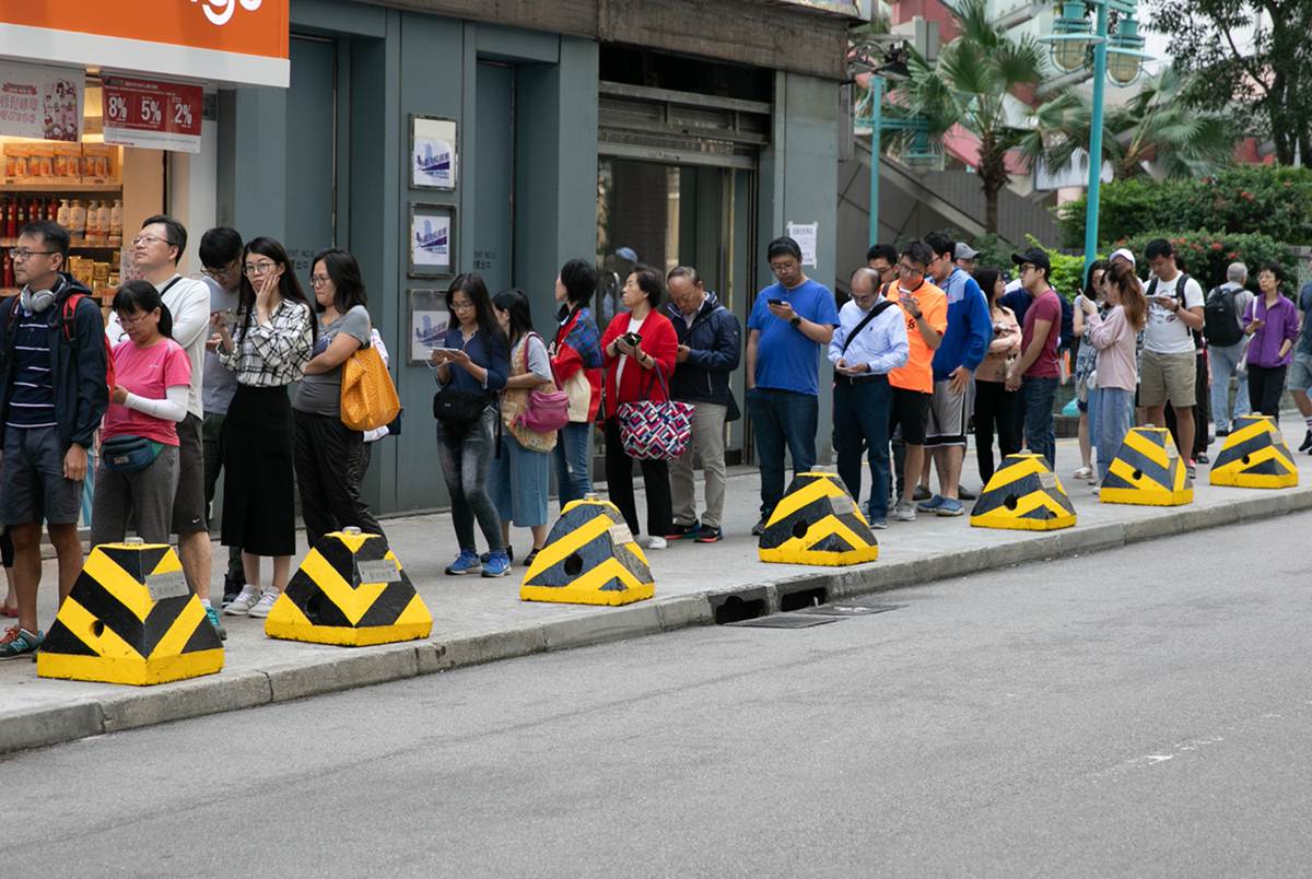 香港選舉泛民派大勝後，比林鄭更可能先被換下台的人是？