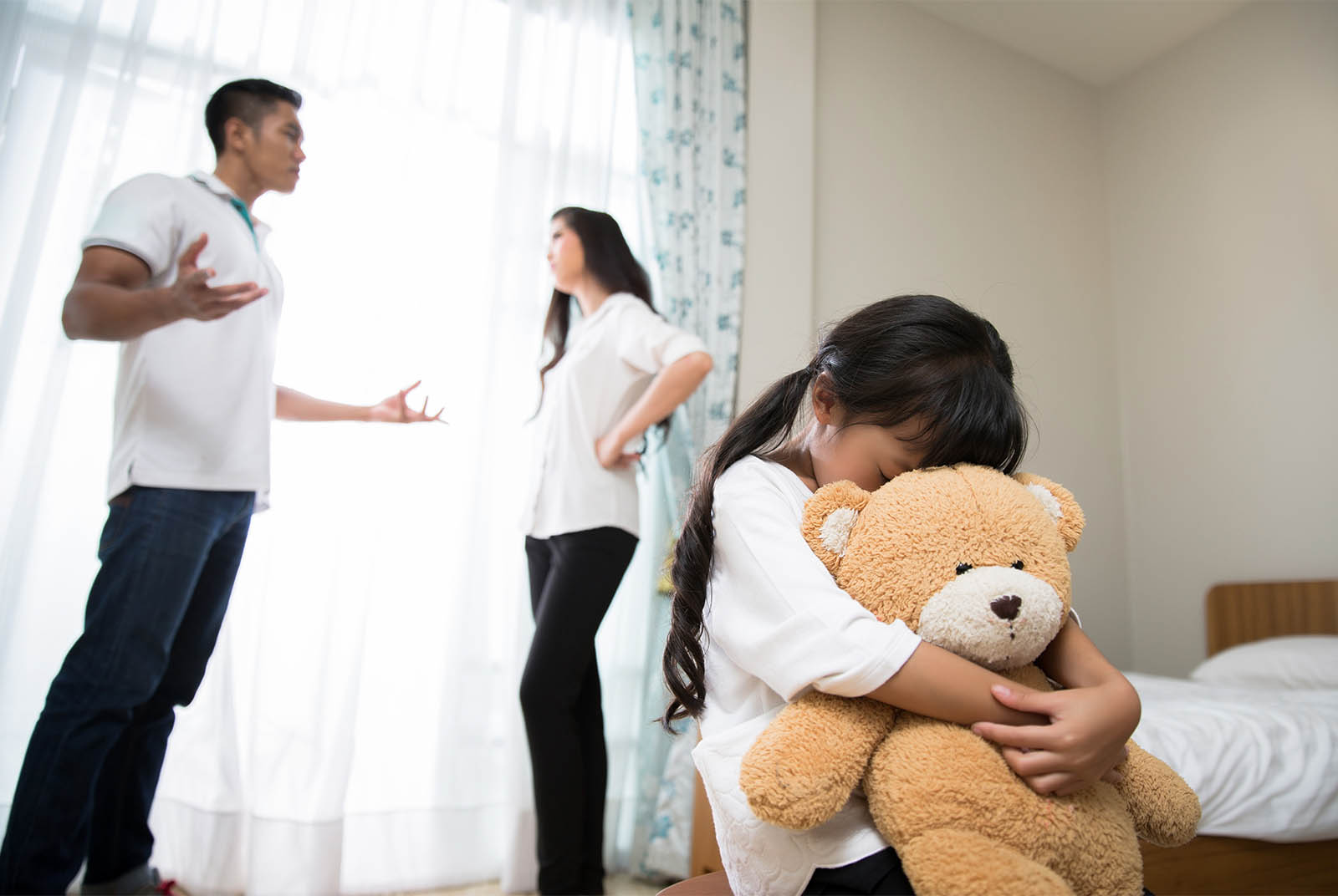 父母離婚，讓子女恐婚？研究：家庭關係決定小孩幾歲結婚