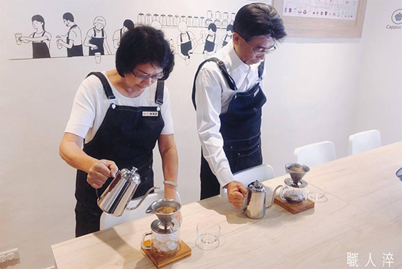 解憂咖啡館！台版「高年級實習生」，一杯咖啡換無價人生經驗