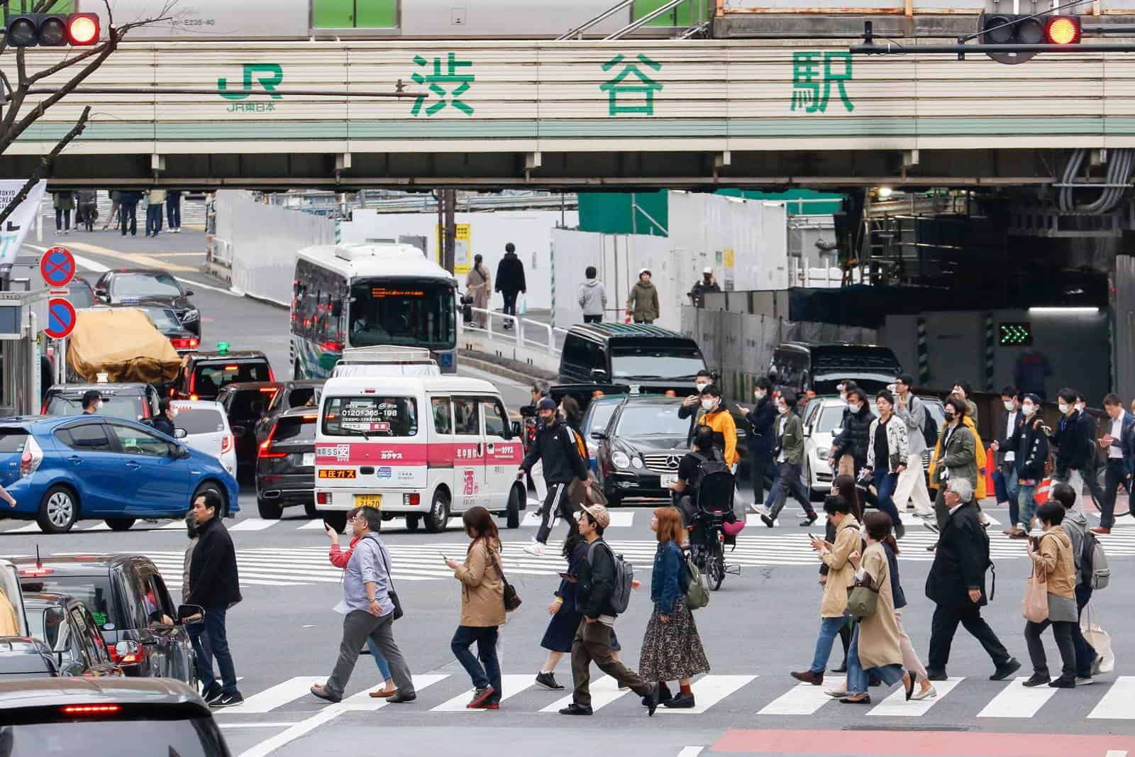 不禁足、不開罰的日本「緊急事態宣言」，能否成功抗疫？