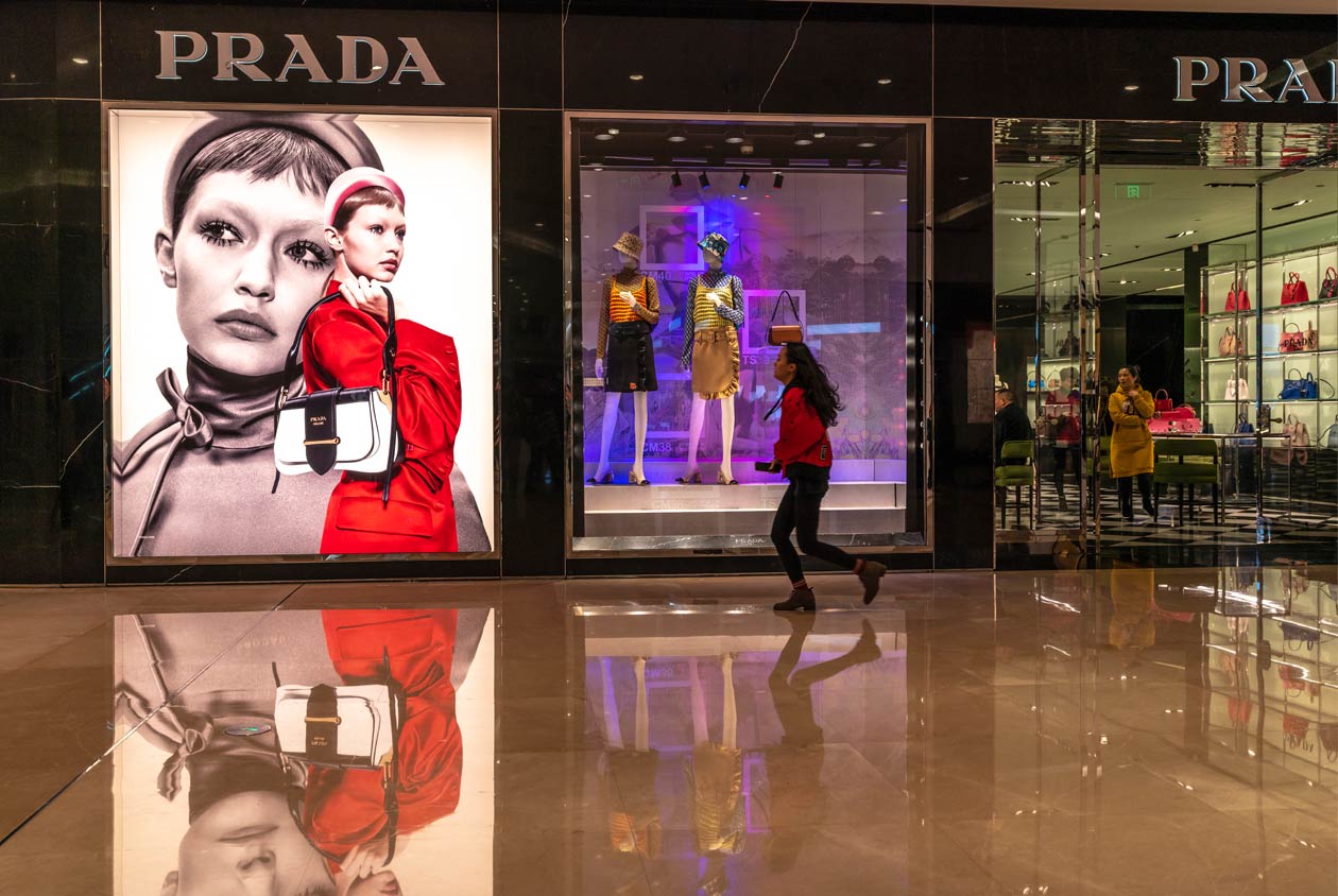 消失的Prada　精品品牌正在告別香港