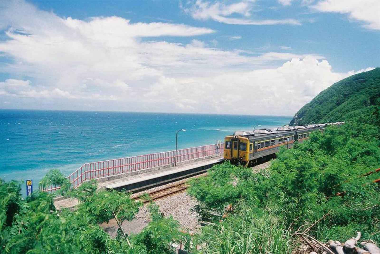 鐵道迷必追／台灣最美車站「多良高架鐵路」正式開通！