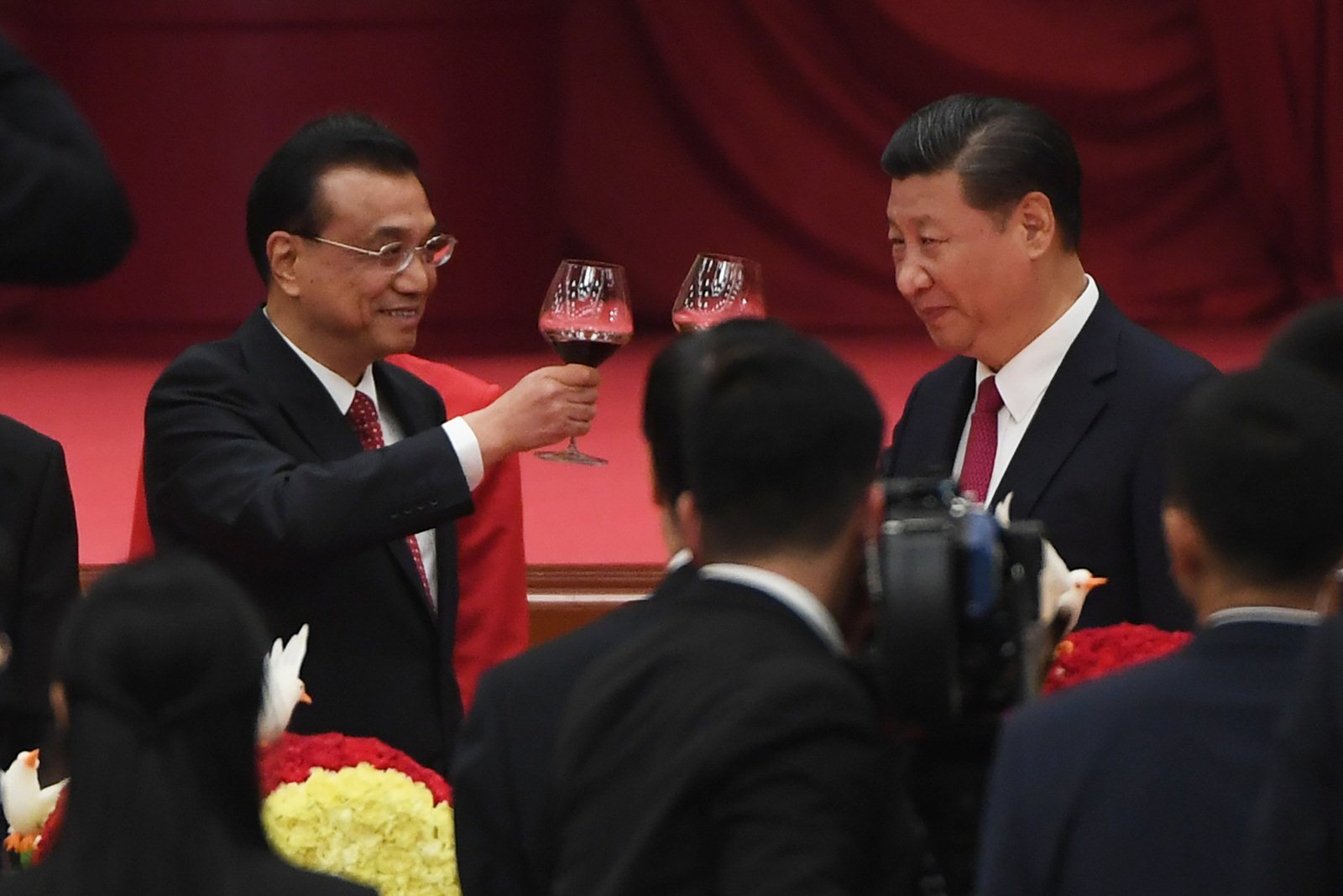 「地攤經濟」燦爛兩週的人間煙火　暴露習李微妙矛盾？