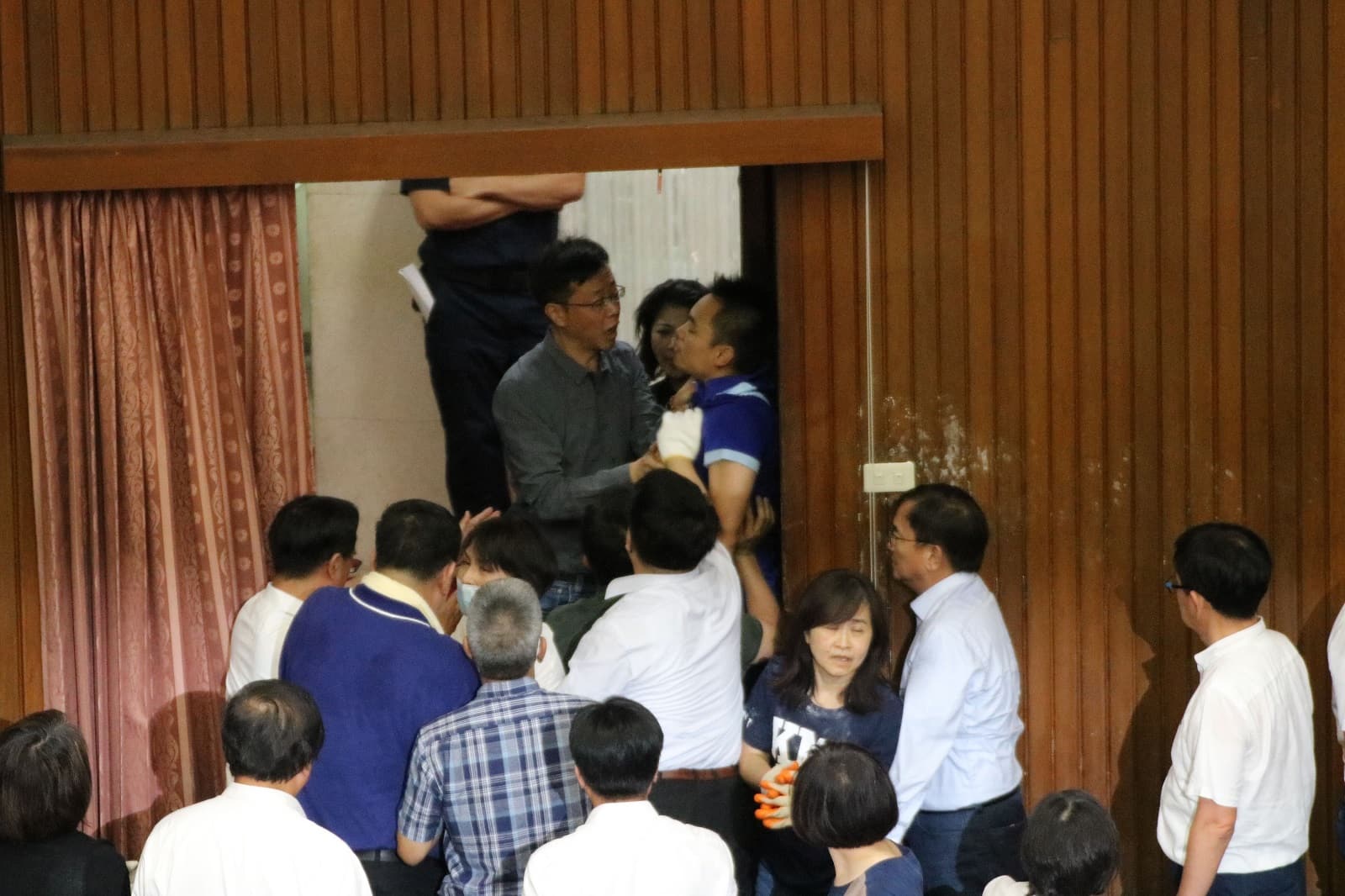 操盤手林為洲讚新科立委表現好　國民黨佔領立院，為何將變日常？