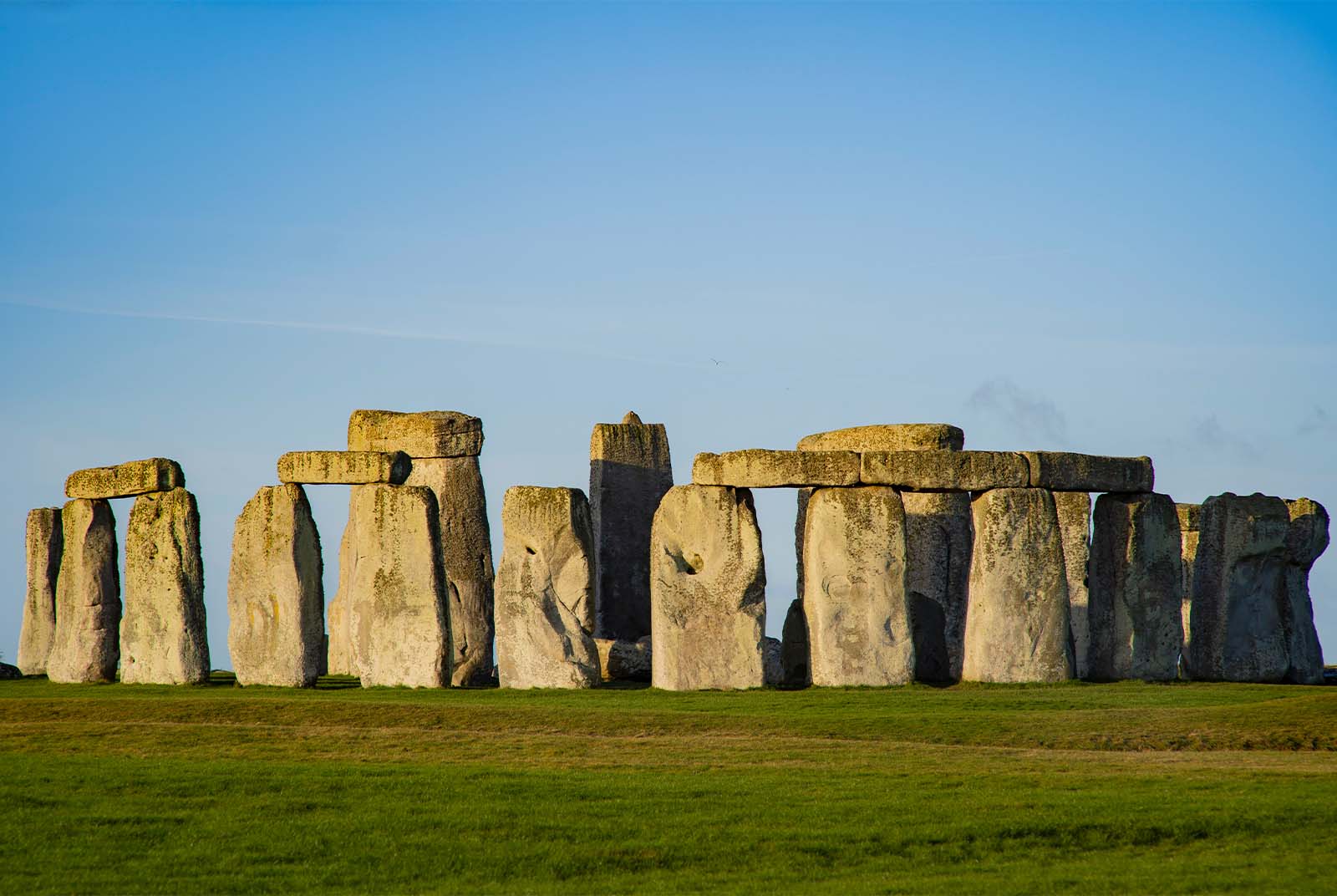 世紀之謎破解？「一根巨石柱心」解開5000年英國巨石陣謎團