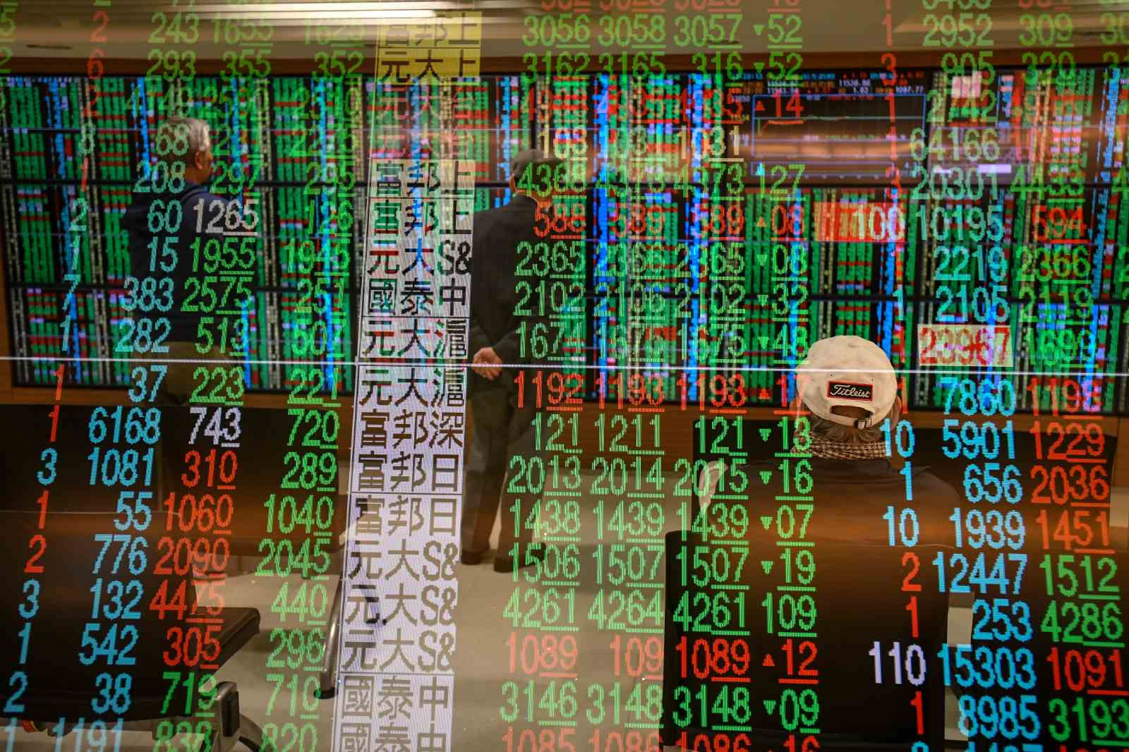 為什麼他捨棄共同基金，改用退休存款買ETF?
