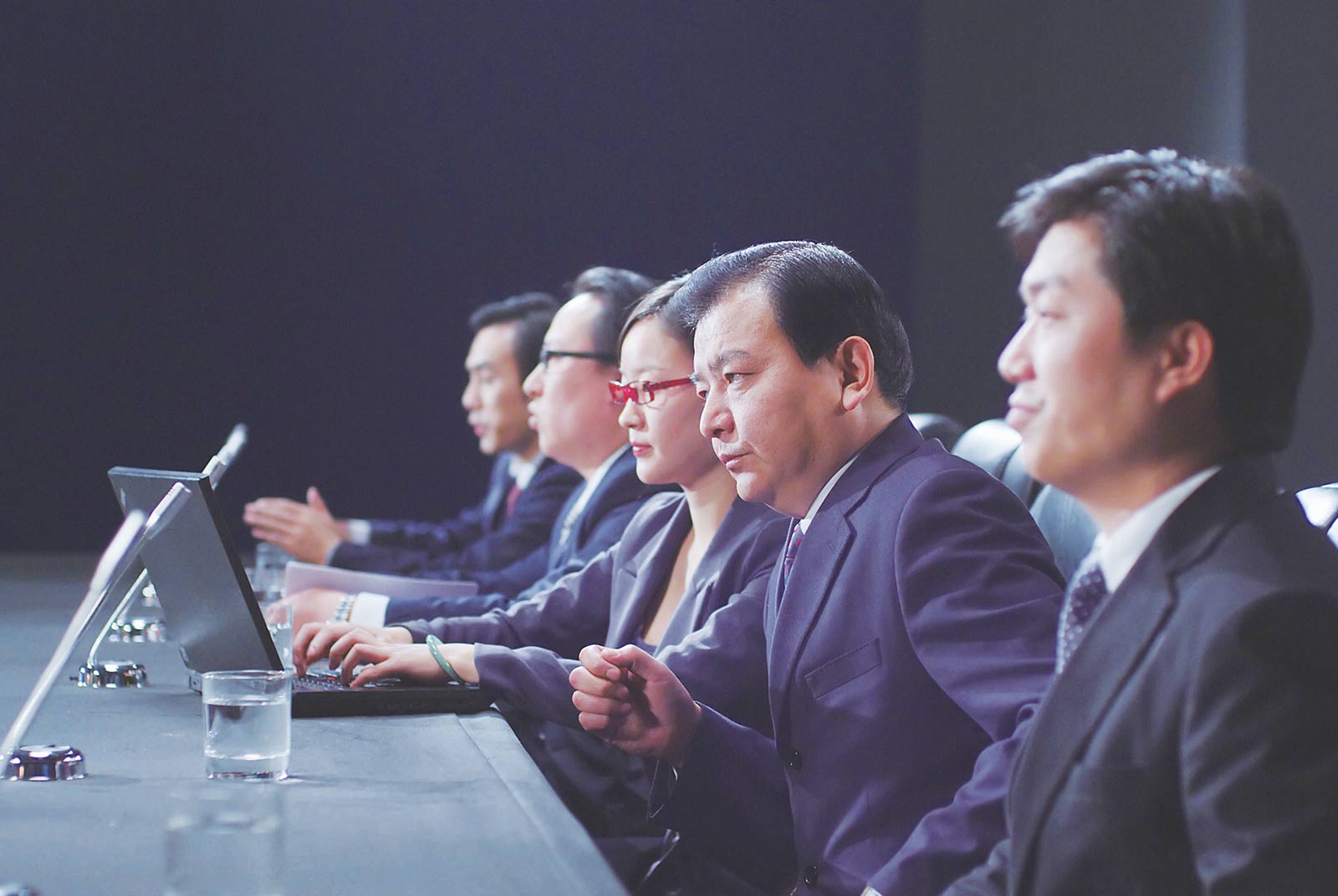 企業接班，開啟兩代共識　如何傳家又傳業，考驗企業接班智慧