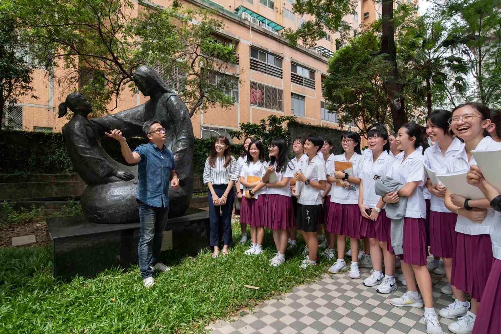 1/4學生立志讀醫　升學名校曉明女中，最紅選修課竟是一堂國文課
