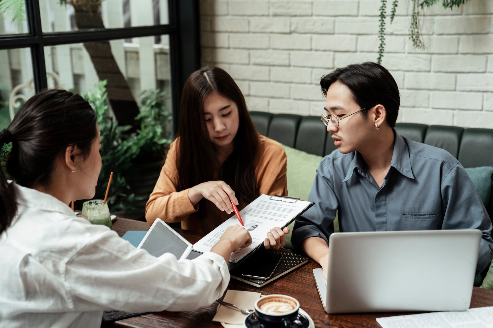 哈佛商學院教授：為什麼你不該和朋友一起創業？