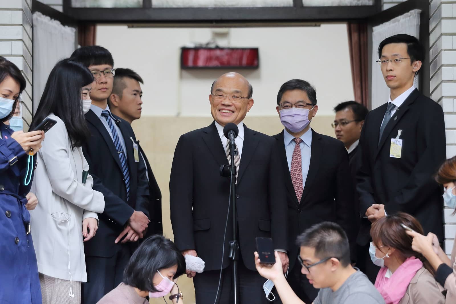 獨家｜2021天下國情調查：人民史上感覺最良好，蘇貞昌卻死亡交叉