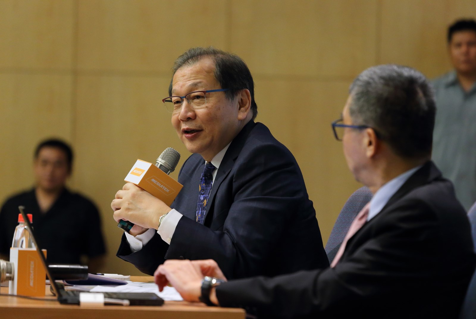 聯發科被喊到1000元，現在該進場嗎？先看看它的三大逆風