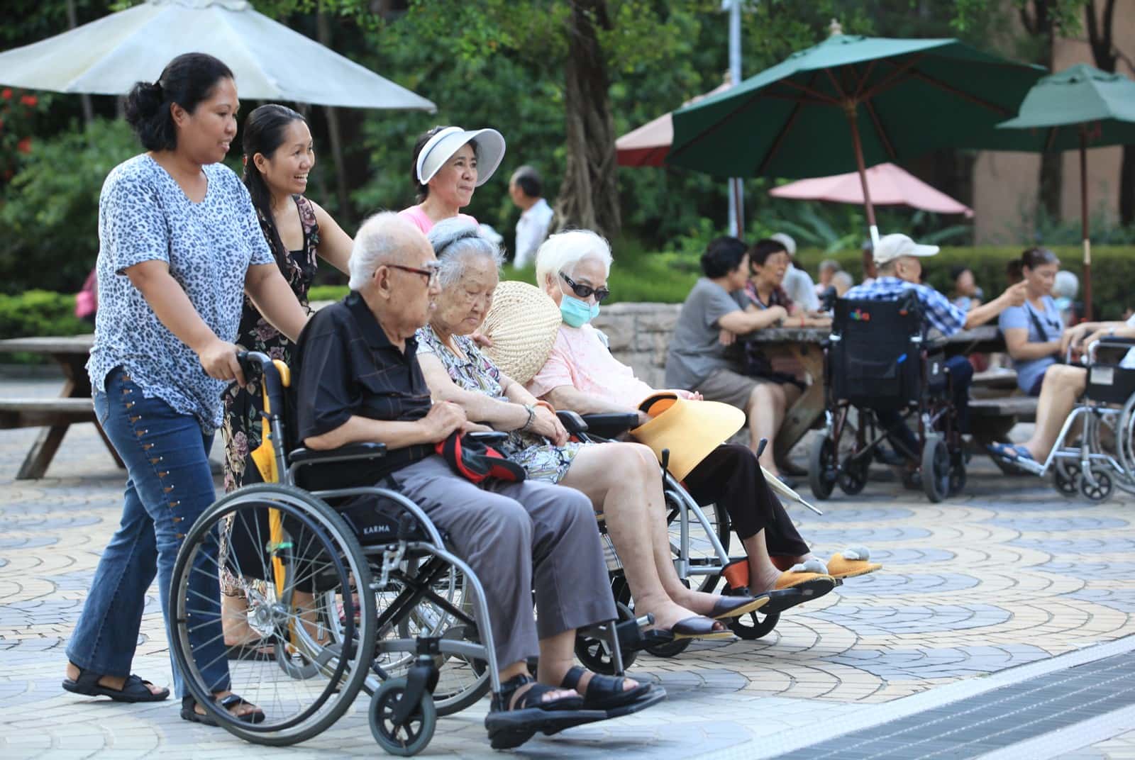「我還能苦撐，但弱勢家庭怎辦？」印尼新政策：移工不斷逃跑，雇主還得一直付錢？