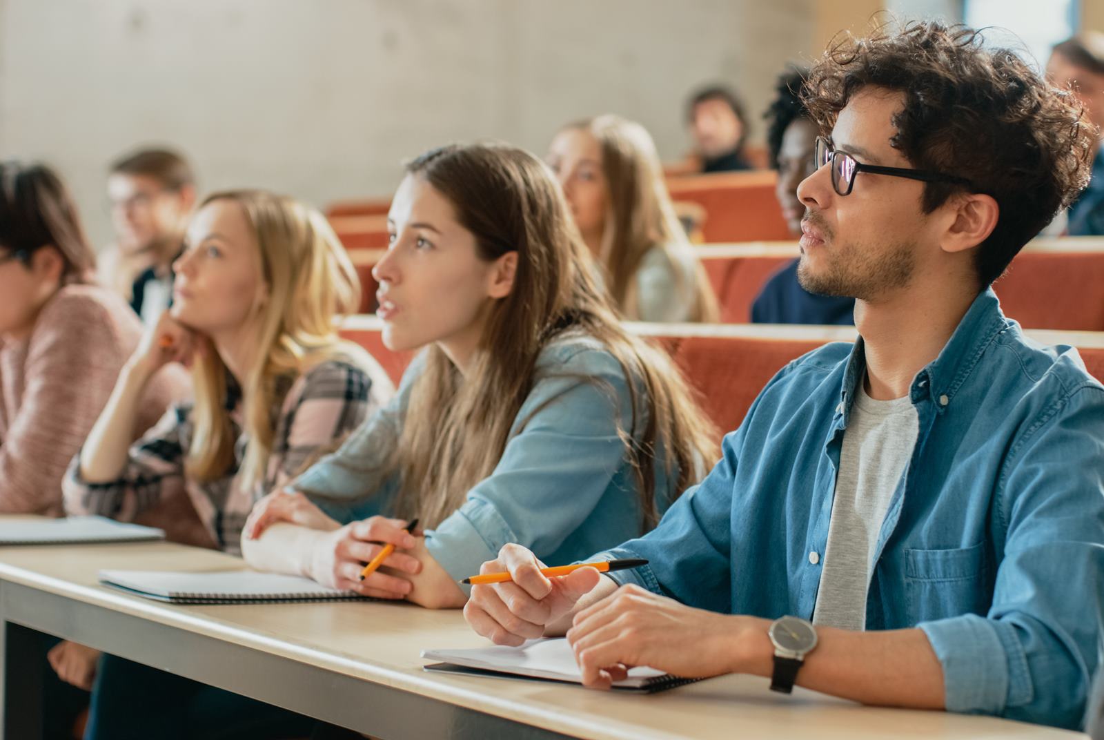 英國第一所沒有主修的大學　「倫敦跨域學校」教什麼？