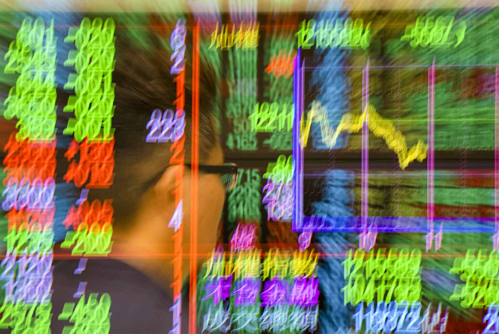 延長當沖降稅掀論戰 金管會公開實施前後數據比較