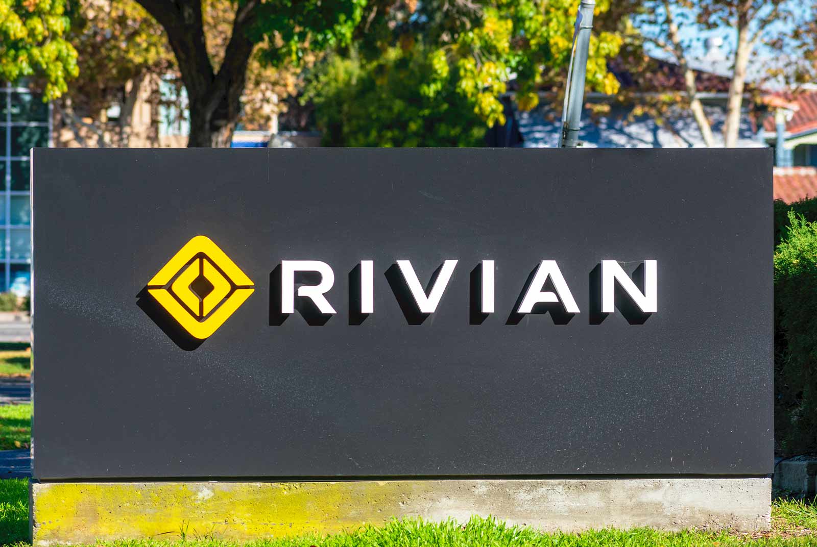 Rivian-電動車-特斯拉-馬斯克-貝佐斯