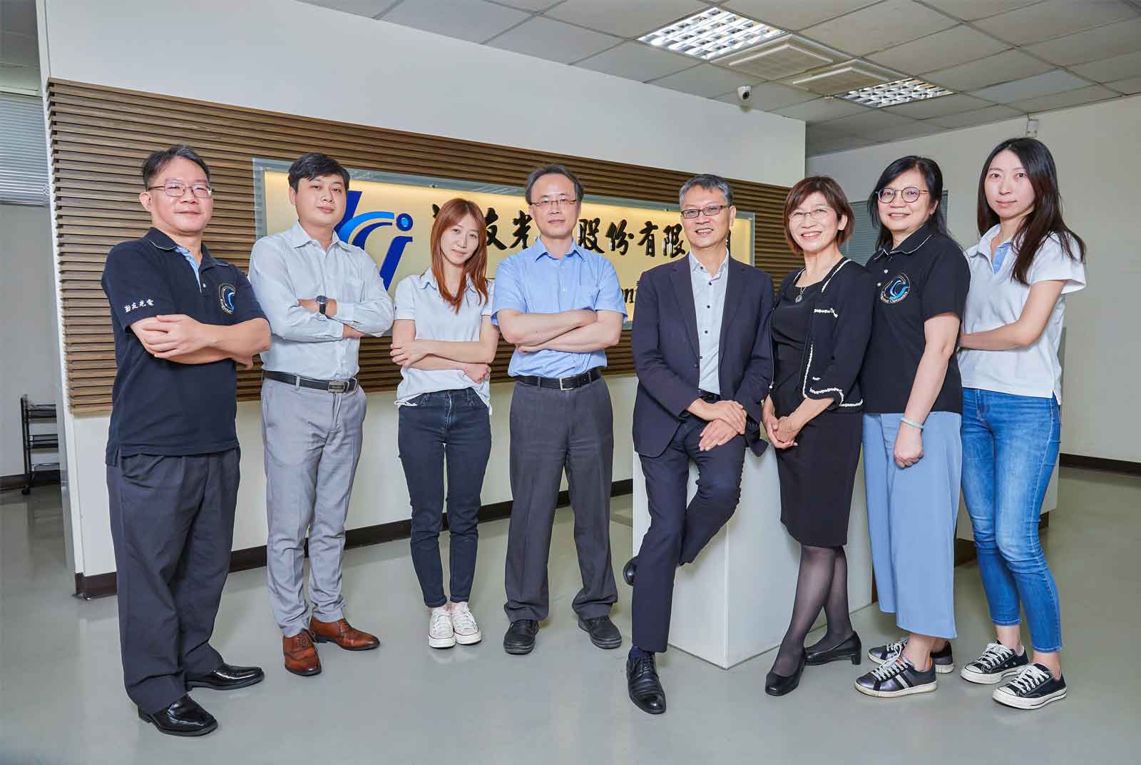 致力打造國產自主化先進設備，勤友光電攜手叡揚資訊數位轉型