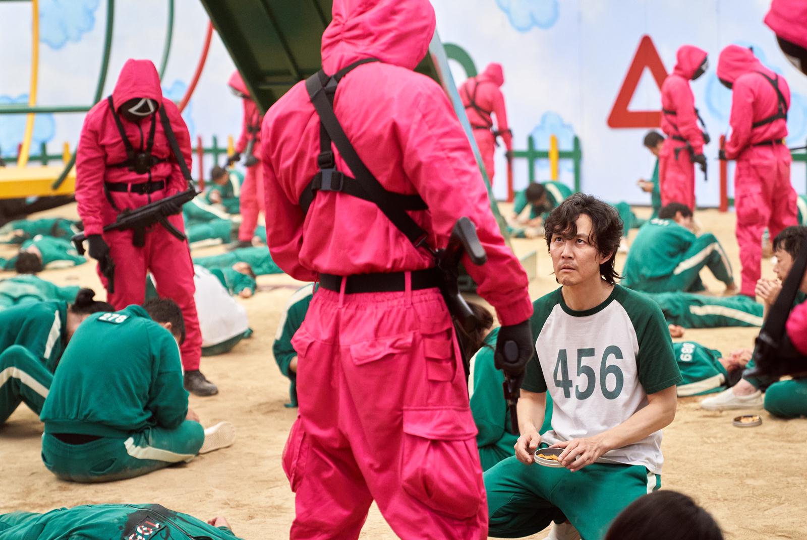竄上90國排行榜冠軍，魷魚遊戲紅什麼？