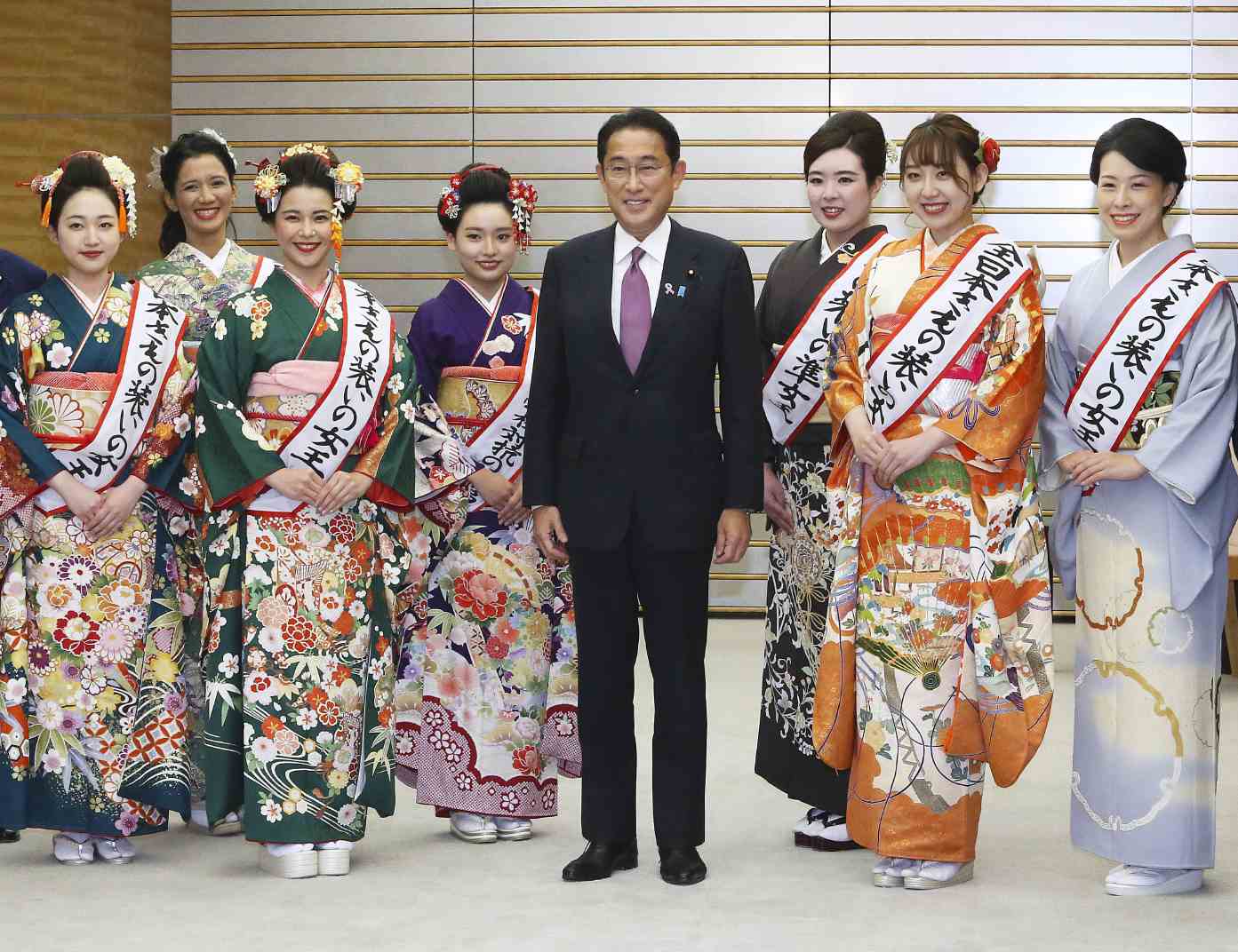 神祕的「77年」輪迴，日本首相岸田文雄能開啓大疫之後的榮景？