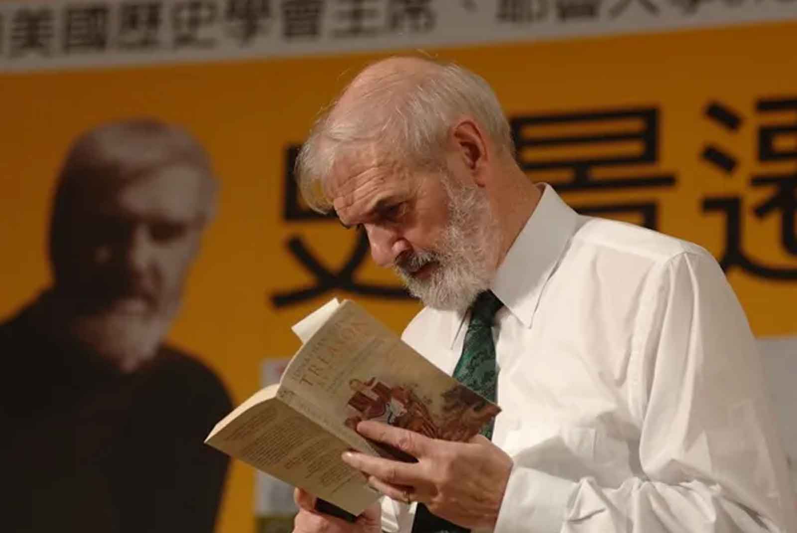 搖滾教父伍佰也是粉絲！美籍耶魯教授史景遷如何用詩性寫中國？