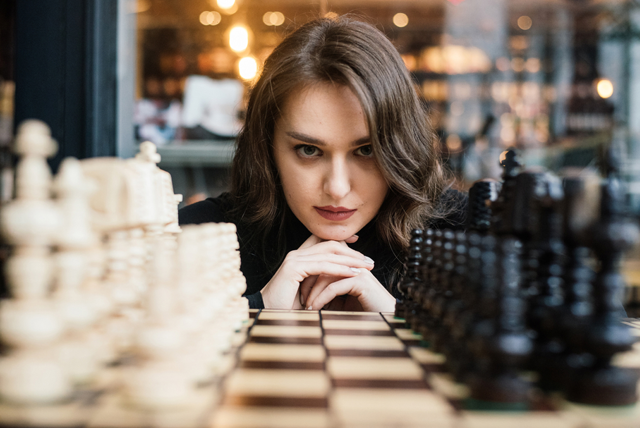 如何抗壓、維持好表現？高EQ的人使用「西洋棋手法則」