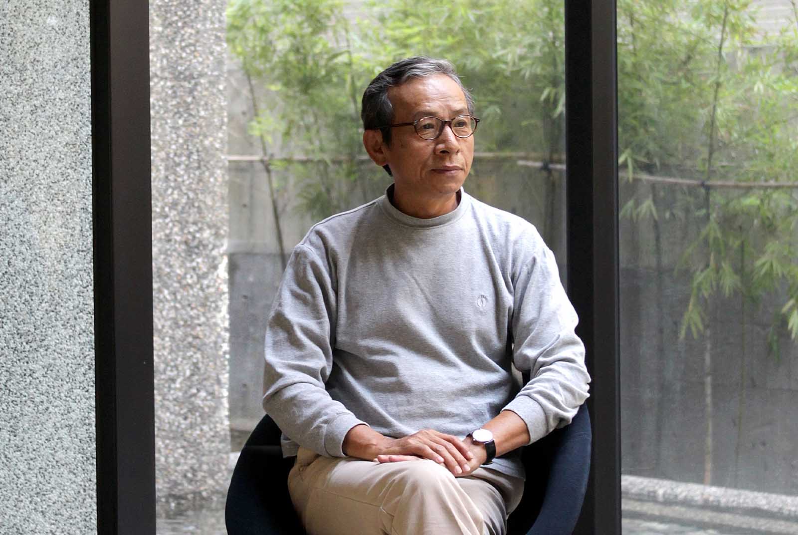 自己做不到，別叫孩子去完成　吳念真：我很高興兒子抱著我痛哭