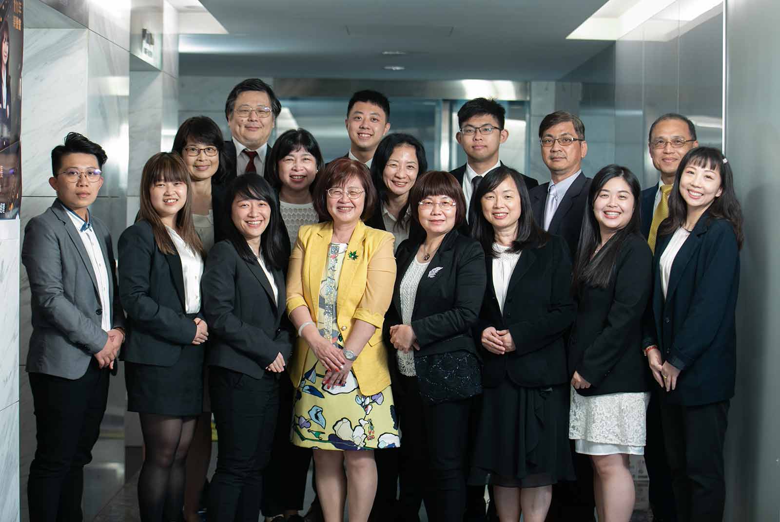世代傳承 從服務出發 新極峰總會長吳鈺芳 帶領團隊業績破五億的成功路