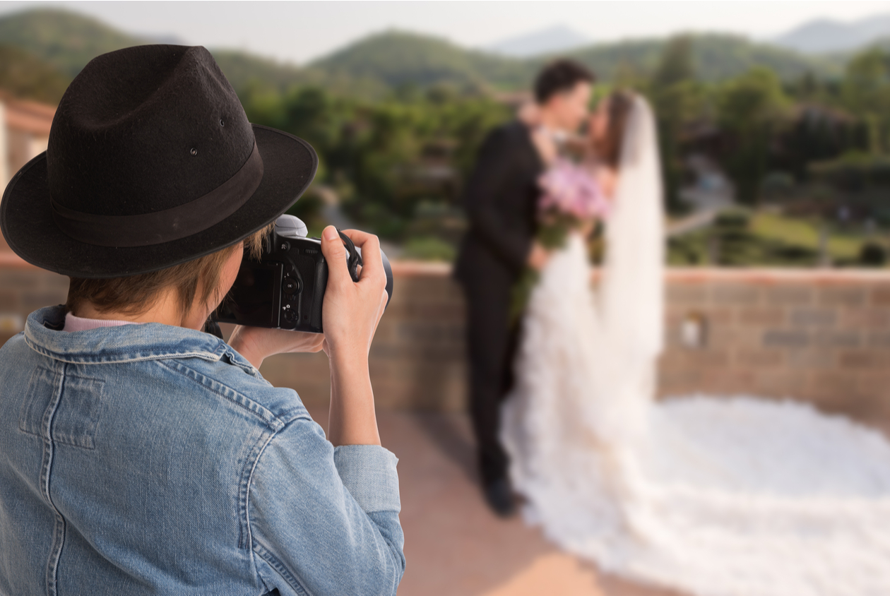 花100多萬投資攝影機　23歲婚攝年賺300萬