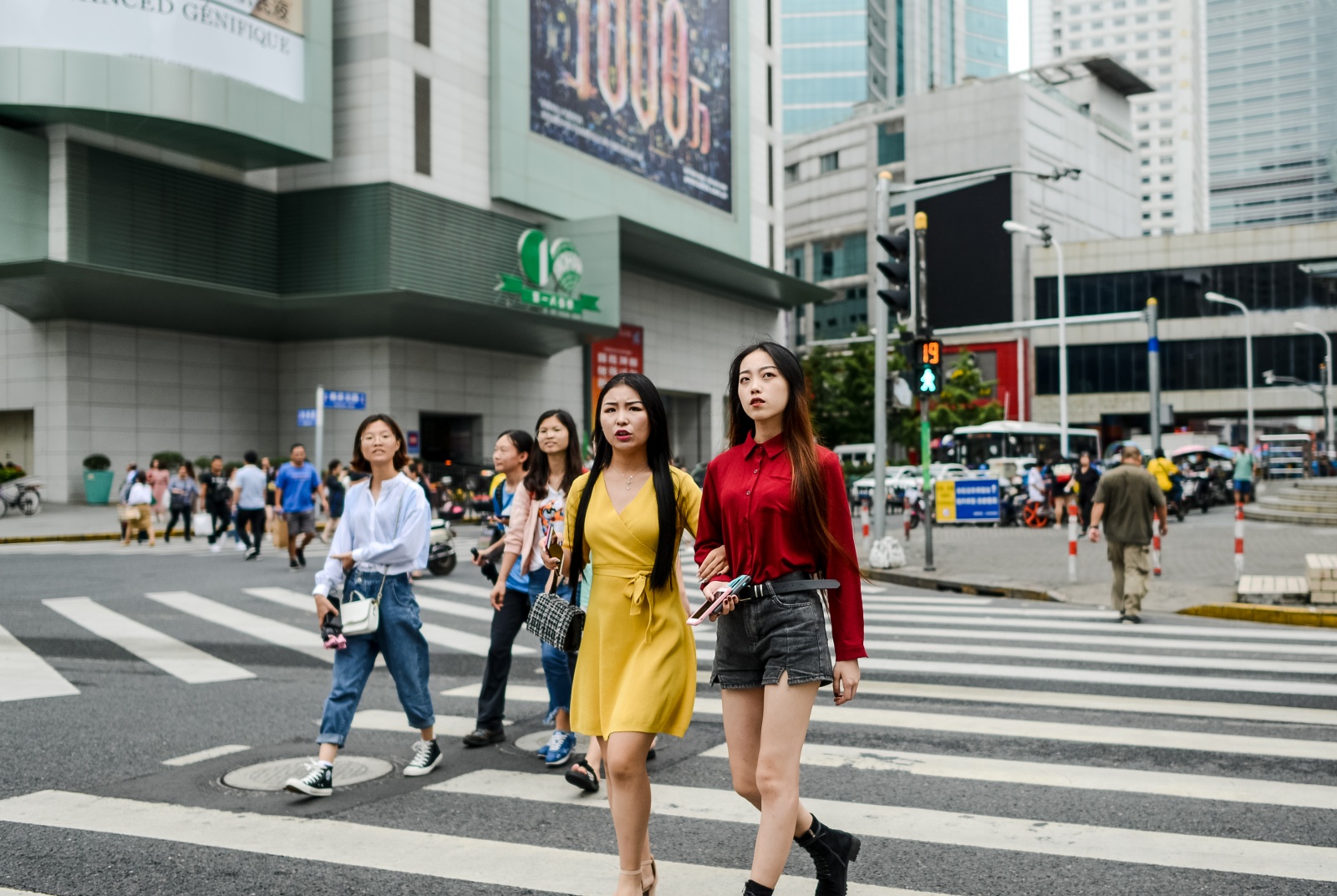 「 人口崩盤」讓馬斯克也怕，中國人為何不生了？
