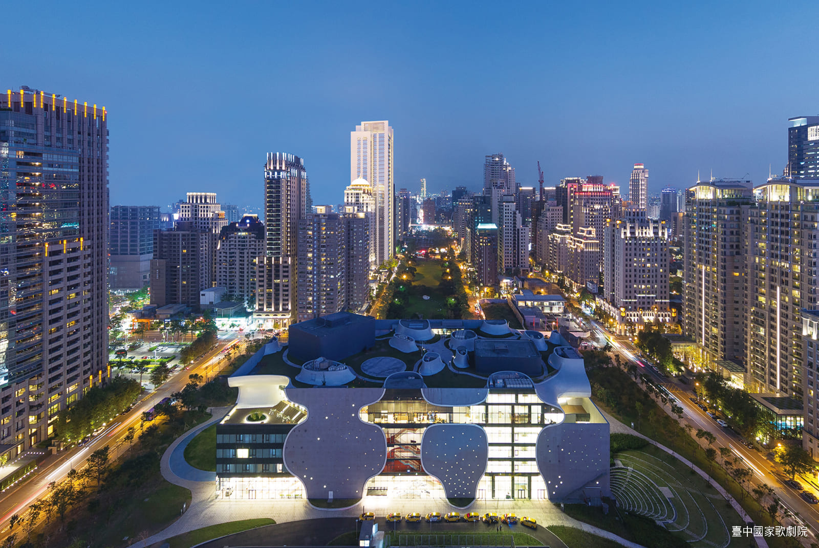 加乘臺中歌劇院的文化底蘊 七期首座新藝術建築綻放法式美學