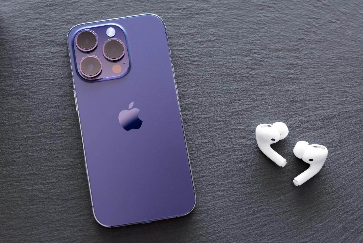 蘋果-iPhone 14-Meta-臉書-裁員-美光-保時捷-福斯-越南