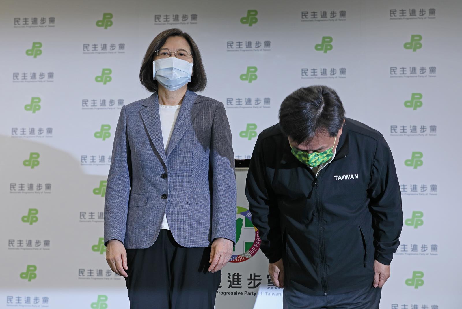 九合一選舉衝擊｜大敗後請辭黨主席，「尊蔡」仍是綠營唯一選擇？