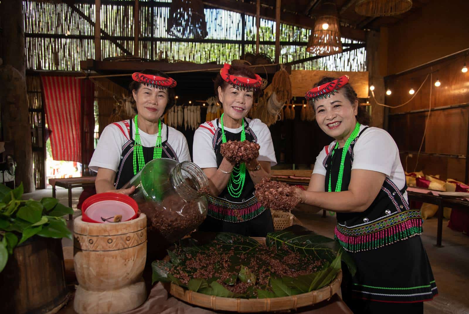 部落的餐桌旅行！最會吃草的阿美族　教你做野菜料理、酒釀辣椒