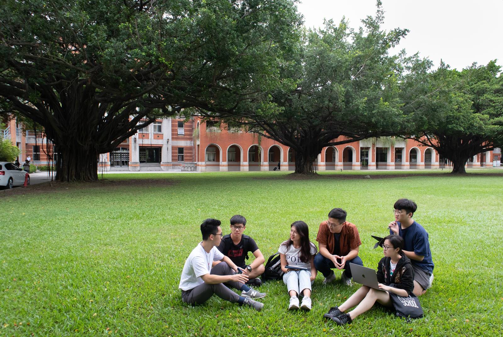 企業最愛大學生