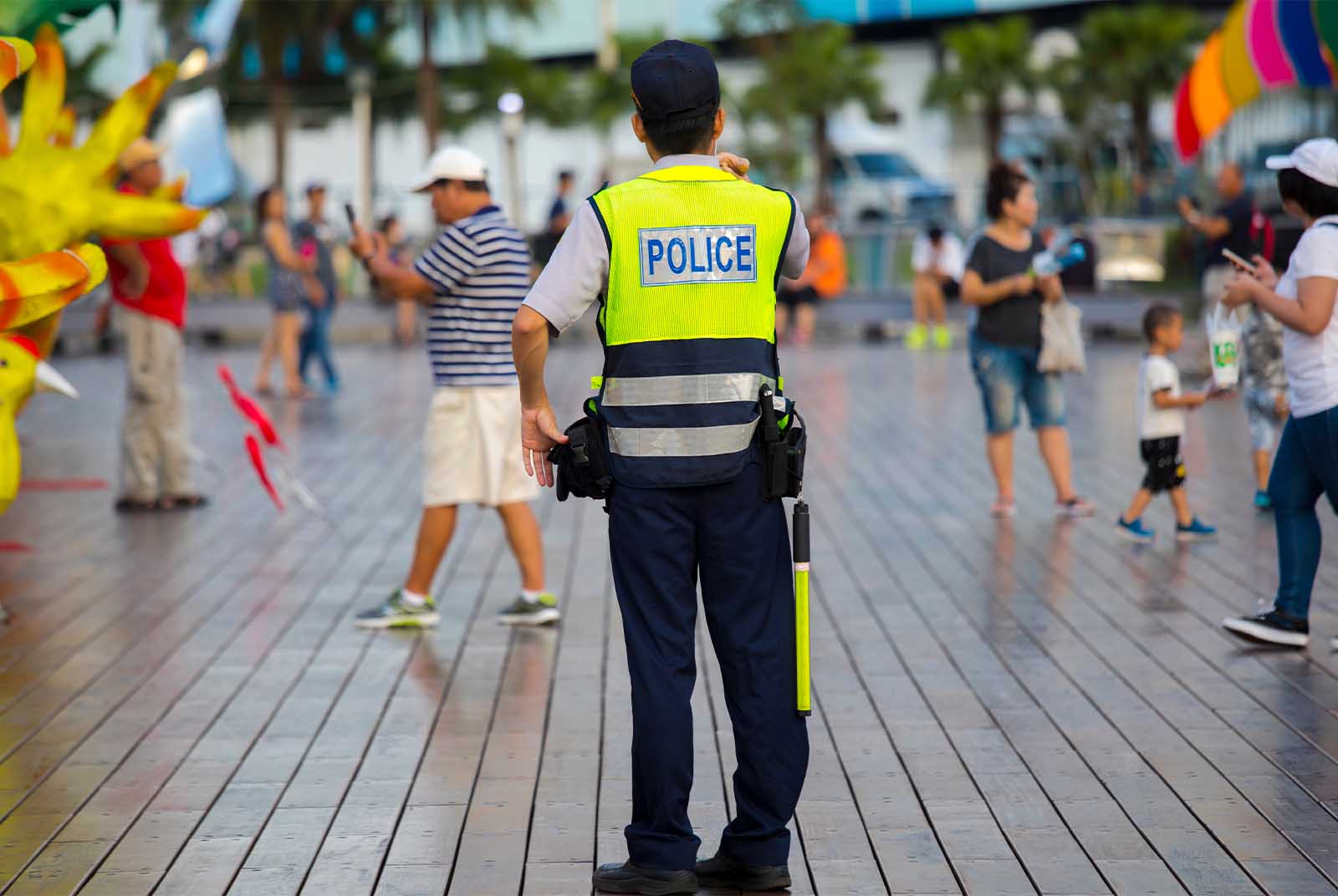 民眾觀感不佳，警察吃飯被處分...當制服變囚衣，警以食為罪