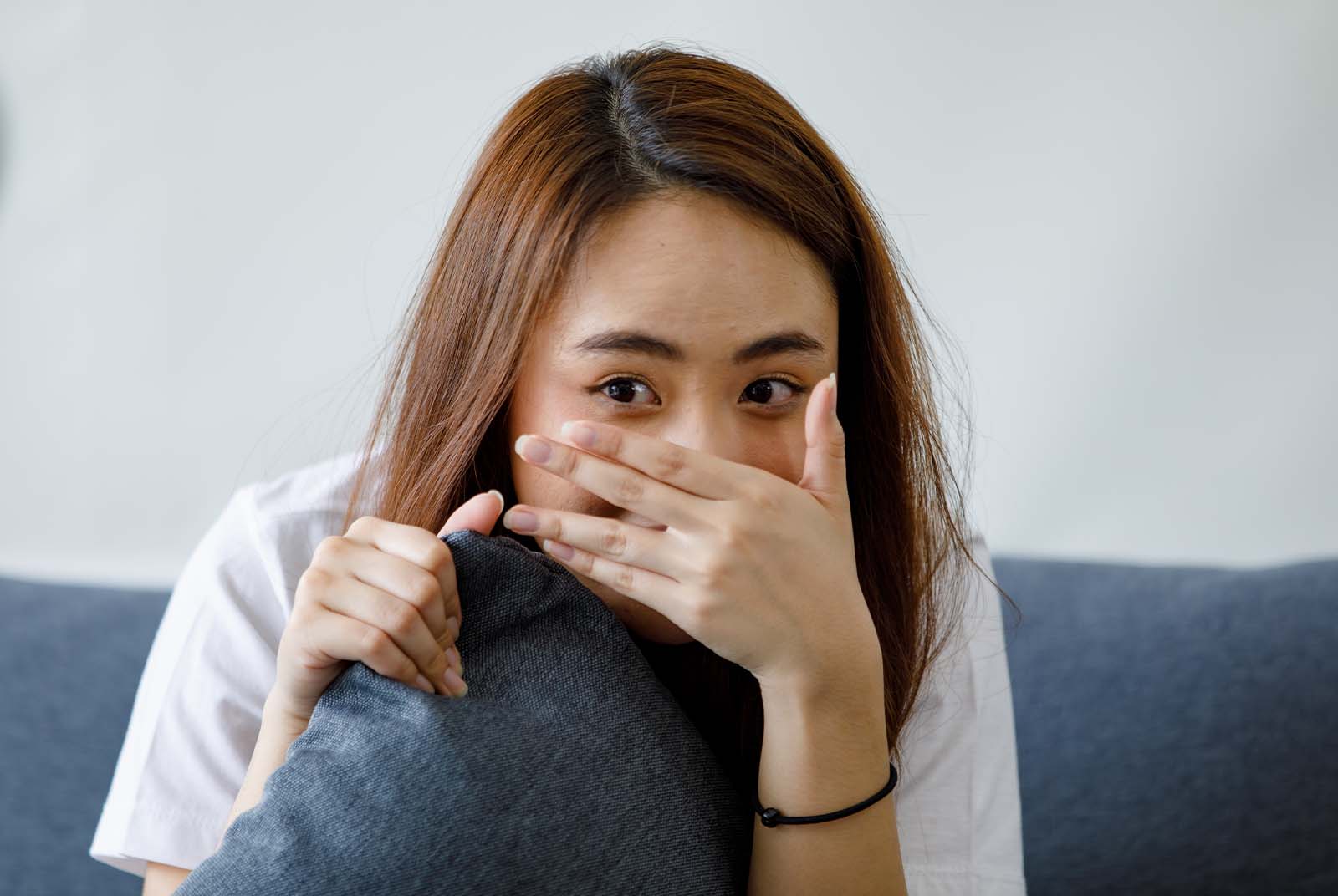 怕與香蕉共處、不敢摸肚臍...不是搞笑！10種意想不到罕見恐懼症