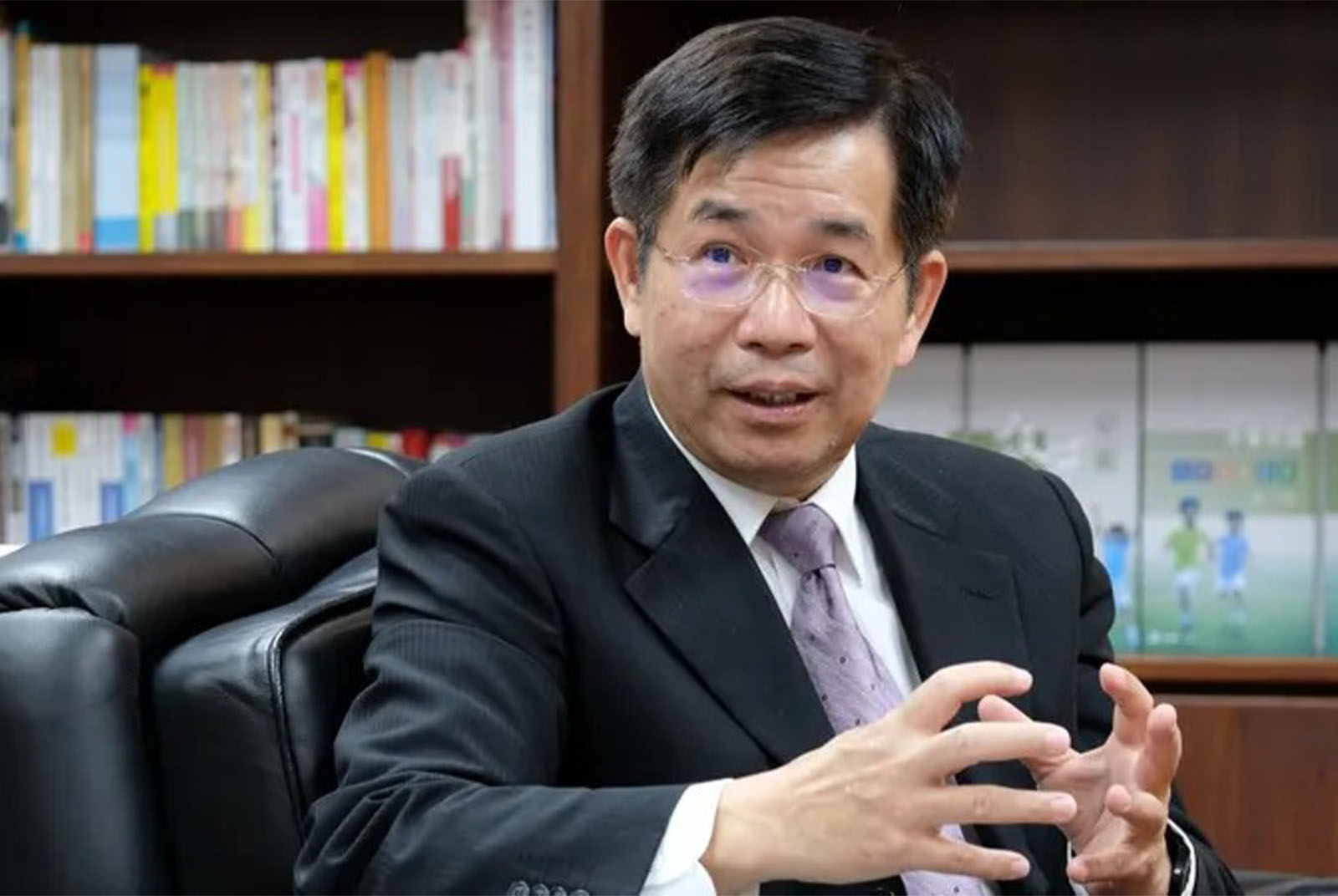 亞洲沒人做，潘文忠為何堅持年砸2億供校園免費衛生棉？