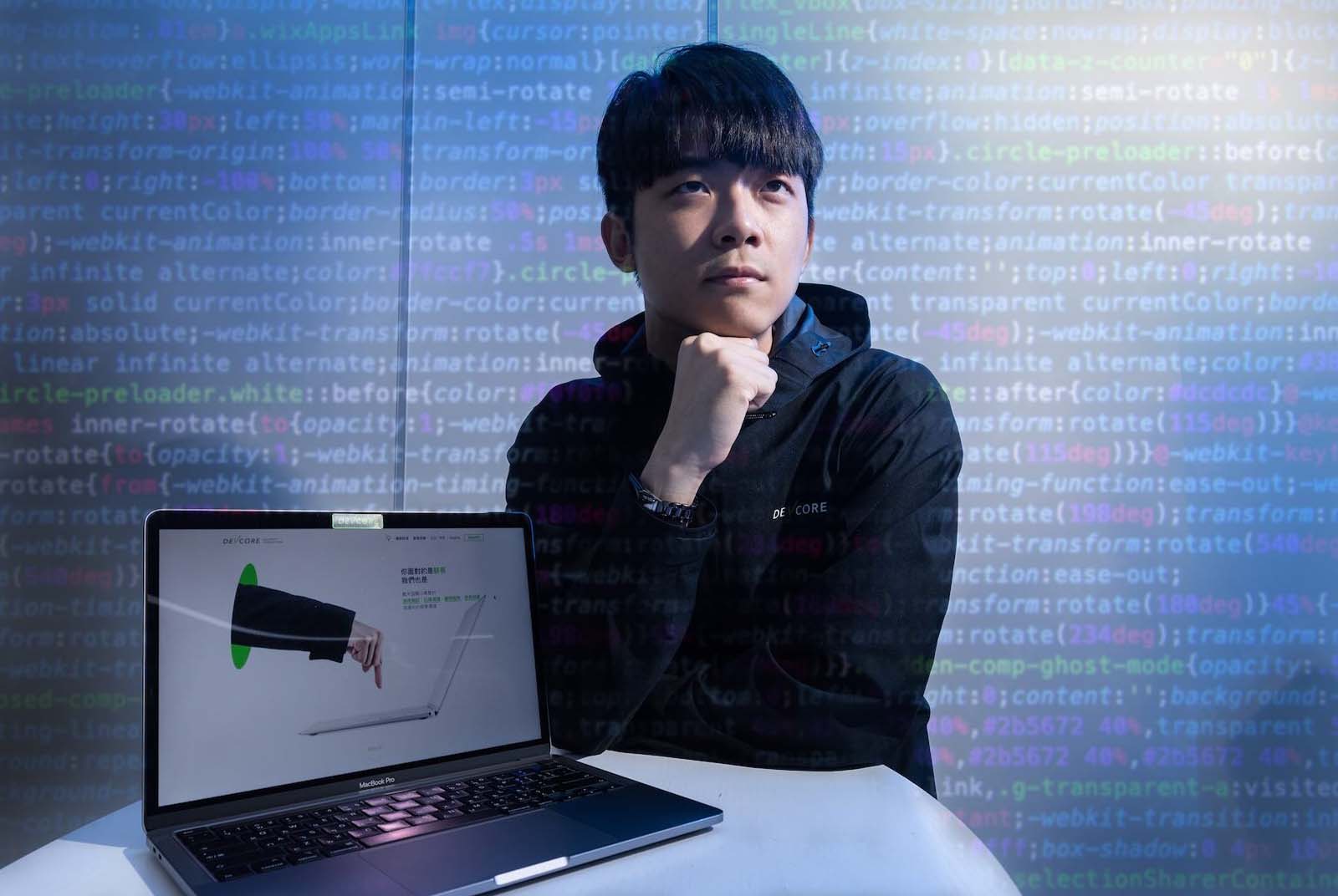 小學自架伺服器、高中解出LINE漏洞，他一畢業就有百萬年薪來找