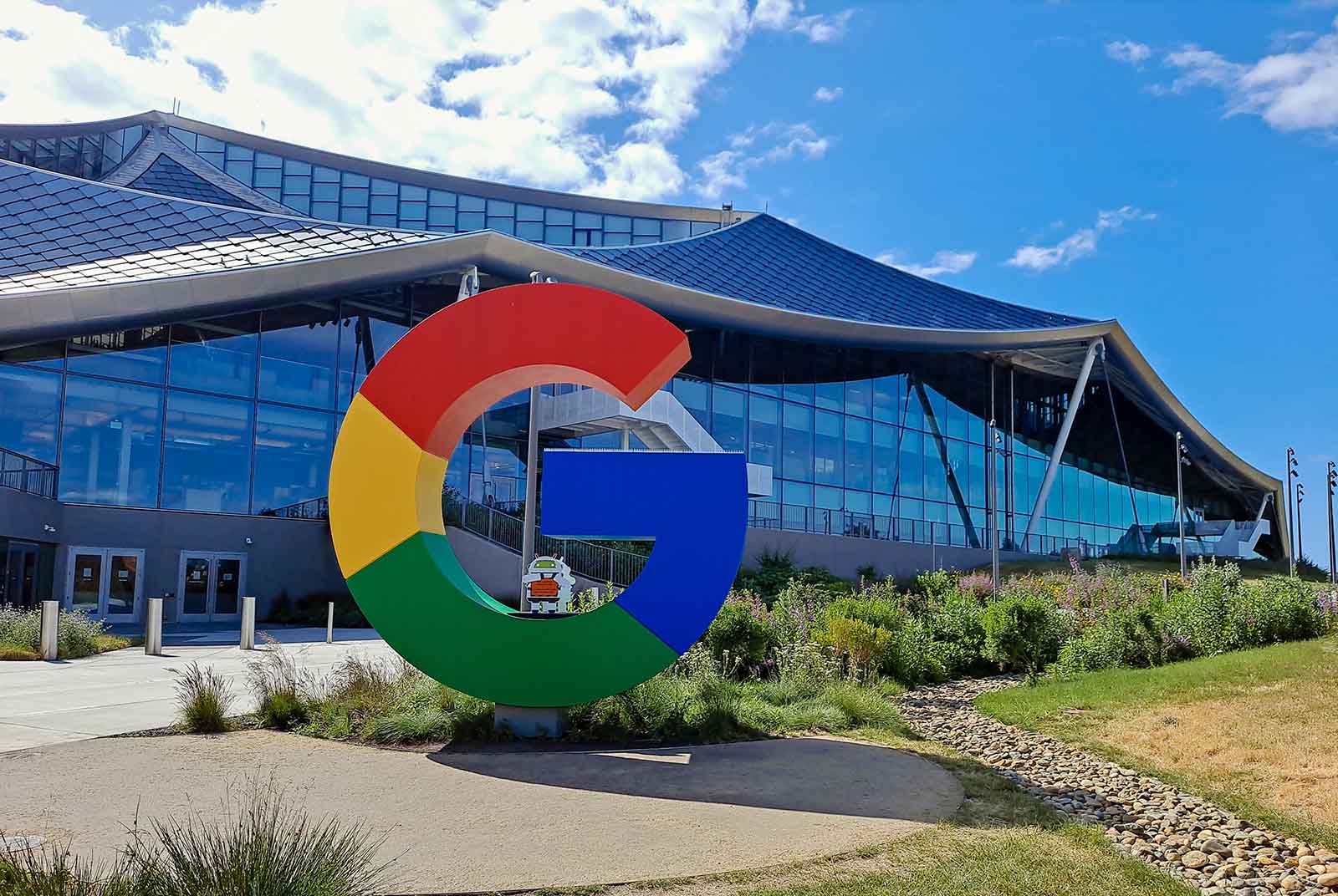創辦人回歸、重整AI策略　Google轉守為攻，要打趴ChatGPT