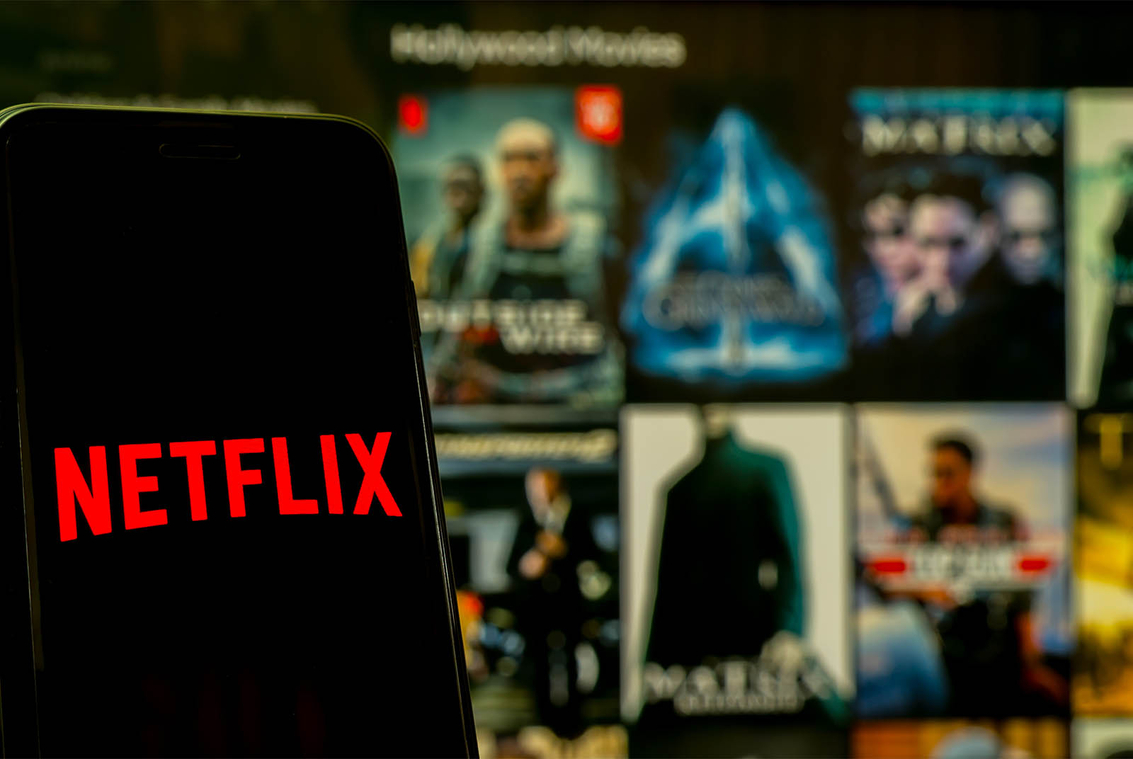 Netflix抓「寄生帳號」收費 ！如何判定？新方案、價錢一次看