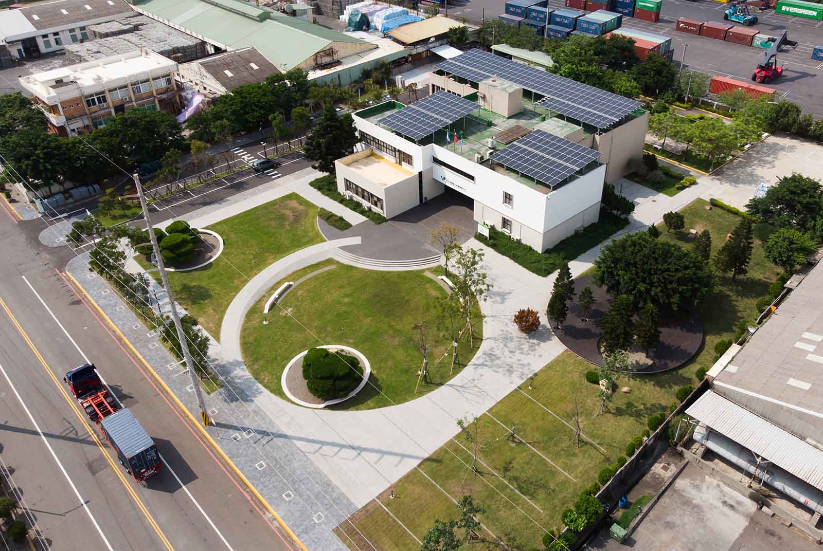 工業區-老屋新生-建築-人性化空間-公園-公共場域-台中港關連工業區服務中心-iF設計獎-QUAN泉場