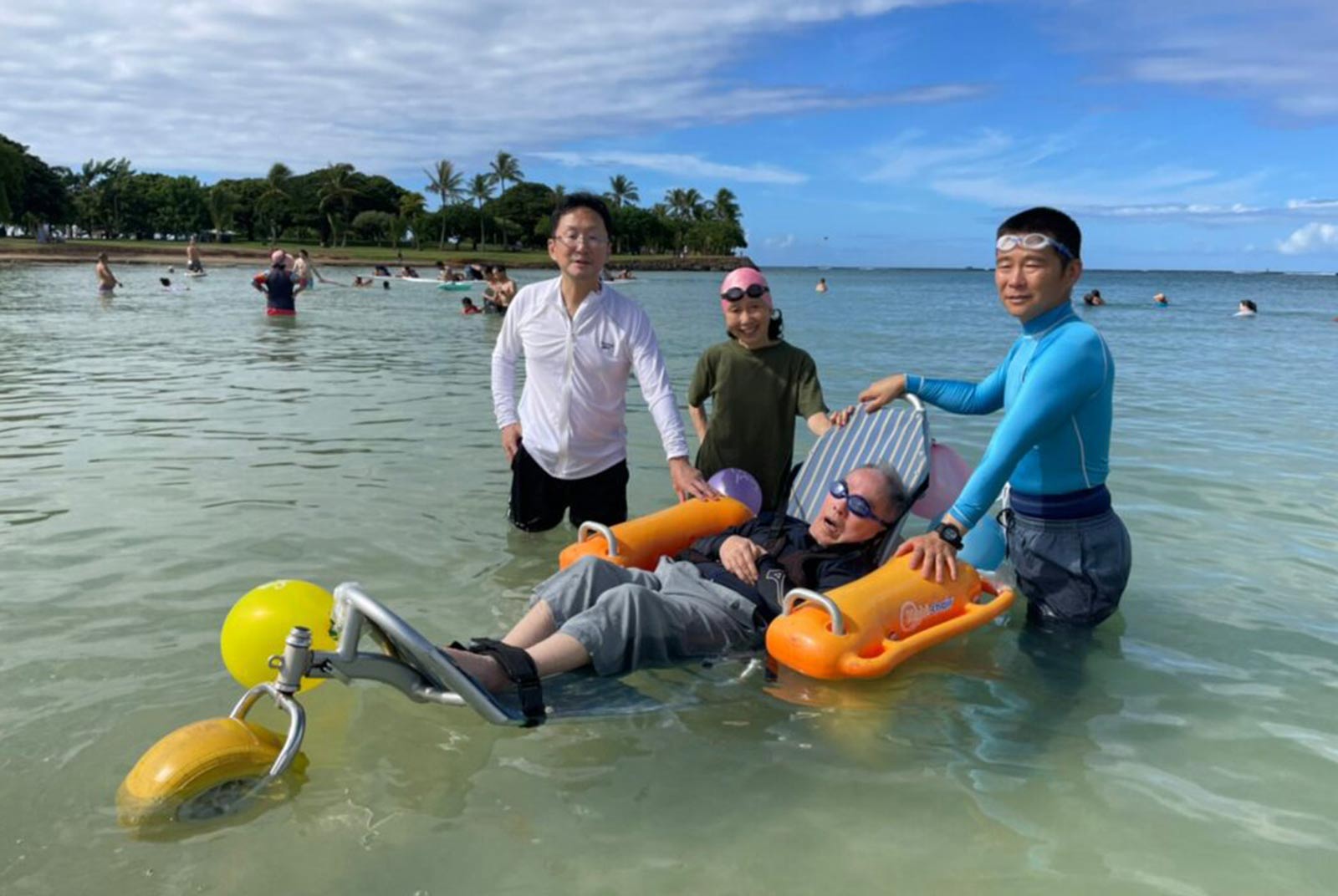 全身癱瘓也能去夏威夷玩水！日本700名旅行幫手服務：「照顧旅遊」新趨勢，日本怎麼做？