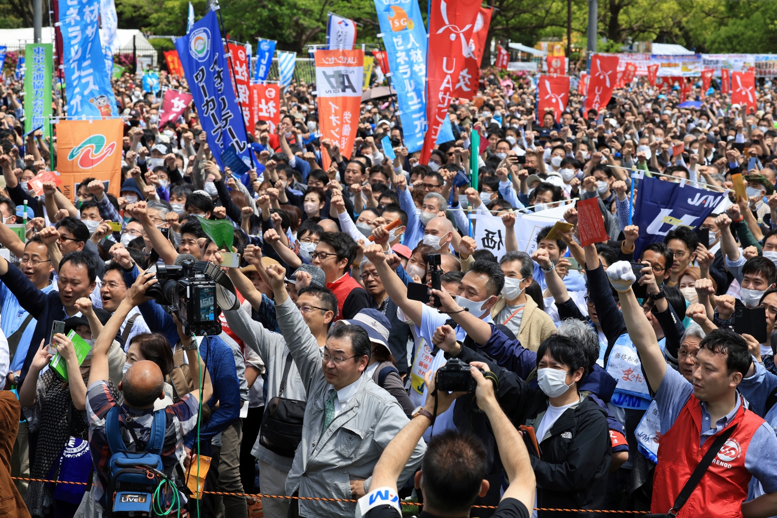 日本-日股-日圓-物價-加薪-通縮-缺工-觀光-2024經濟大預測